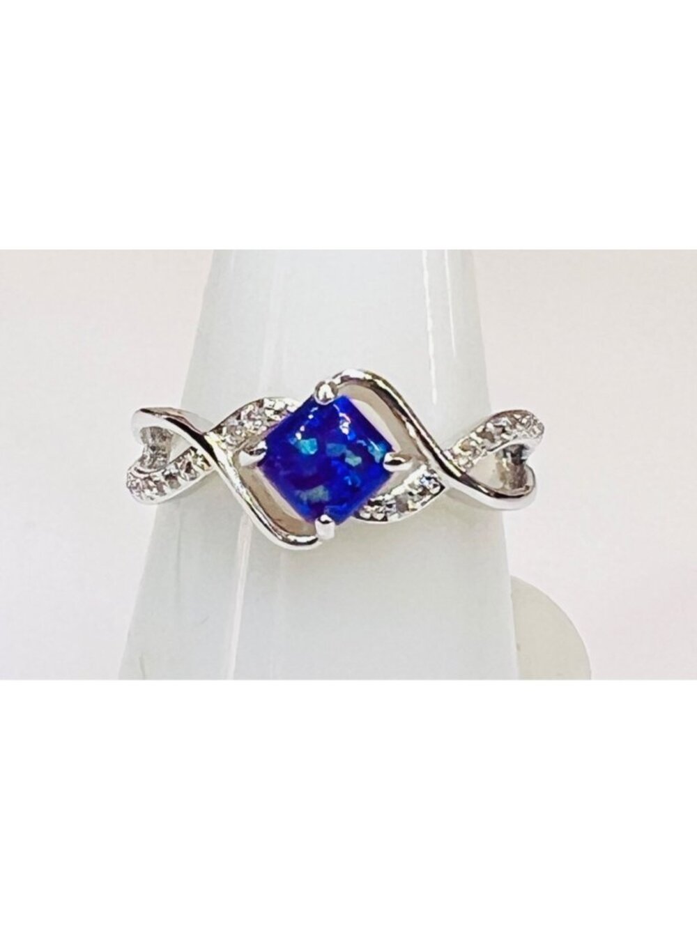 Ring Bomb Party Ring size 6  luxury, brilliant, radiant, feminine